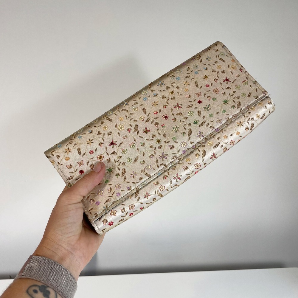Giggle New York Clutch Wallet Floral Embroidered Flap Snap Inner Pocket Lined